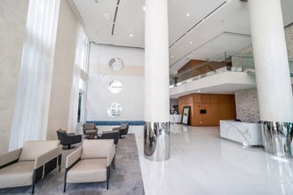 31 SE 5th St in Miami, FL - Foto de edificio - Building Photo