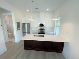 511 13th Ave S, Unit Brand New 1bd1bth apt in St. Petersburg, FL - Building Photo