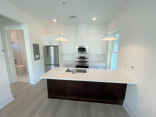 511 13th Ave S, Unit Brand New 1bd1bth apt