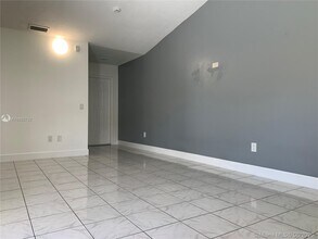 4860 SW 152nd Pl-Unit -G-92 in Miami, FL - Building Photo - Building Photo