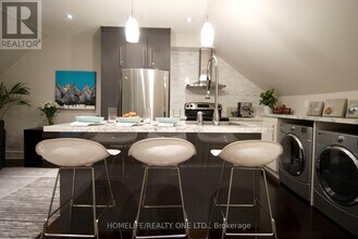 1202 Gerrard St E in Toronto, ON - Building Photo - Building Photo