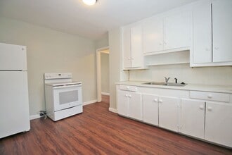 903 Central Dr in West Columbia, SC - Building Photo - Building Photo