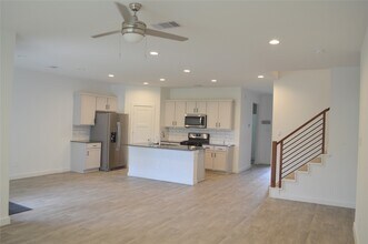 10313 Cascade Range Ln in Shenandoah, TX - Building Photo - Building Photo
