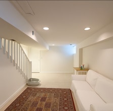 34 Nesaquake Ave in Port Washington, NY - Foto de edificio - Building Photo