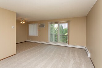 Evergreen East Apartments in St. Paul, MN - Building Photo - Interior Photo