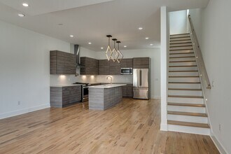 6003 Louisiana Ave, Unit A in Nashville, TN - Foto de edificio - Building Photo