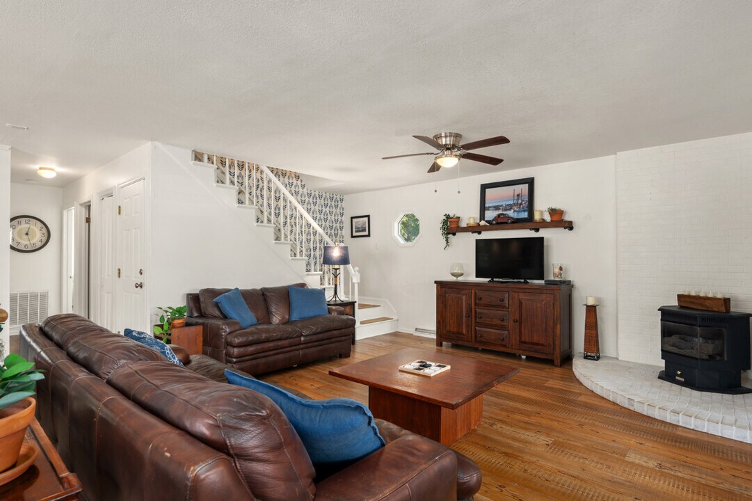 50204 Snug Harbor Dr in Frisco, NC - Building Photo