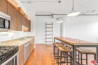 200 N San Fernando Rd in Los Angeles, CA - Building Photo - Building Photo