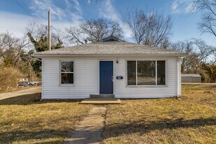 9204 Huiskamp Ave in Jennings, MO - Building Photo