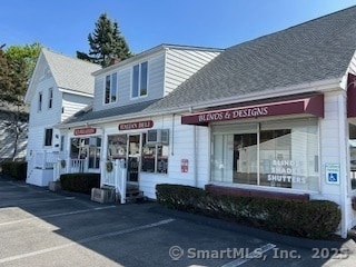 property at 2 Lincoln Ave