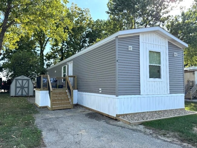 property at 3 Fox Haven Dr