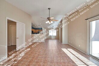 10186 E Desert Paradise Pl in Tucson, AZ - Building Photo - Building Photo