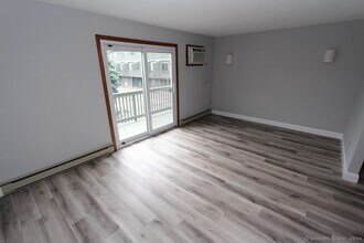1400 Meriden Rd in Waterbury, CT - Building Photo - Building Photo