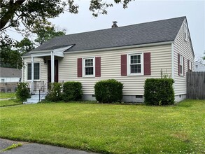 3612 Bessie St in Norfolk, VA - Foto de edificio - Building Photo