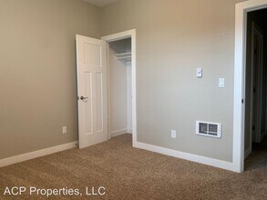 2225 Bluestem St in Lynden, WA - Building Photo - Building Photo