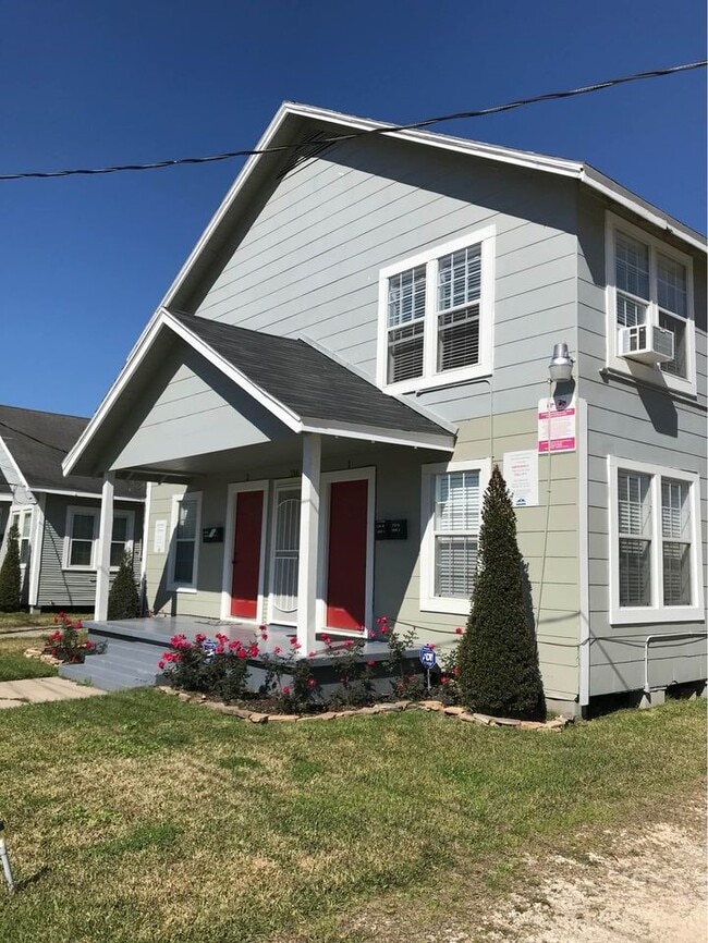 property at 214 W Republic St