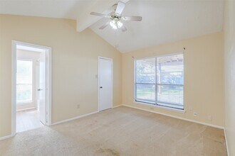 3738 Quiet Pl Dr in Houston, TX - Building Photo - Building Photo