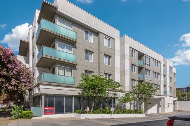 160 S Hudson Ave in Pasadena, CA - Building Photo - Building Photo