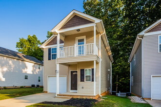 109 Lookout Point Pl in Mooresville, NC - Building Photo - Building Photo