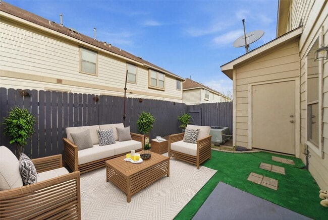 8030 Singing Sonnet Ln in Houston, TX - Building Photo - Building Photo