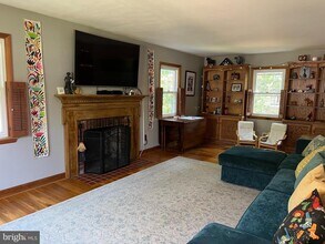 5625 Cornish Way in Alexandria, VA - Building Photo - Building Photo