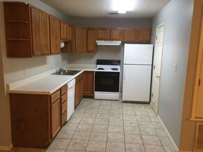 315 Valley Dr-Unit -315-1 in Russellville, AR - Building Photo - Building Photo