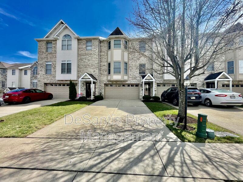 306 Pappan Dr in Imperial, PA - Foto de edificio