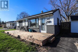 431 MAPLE in Windsor, ON - Building Photo - Building Photo