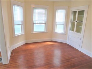 36 Standish St, Unit 2 in Cambridge, MA - Building Photo - Building Photo