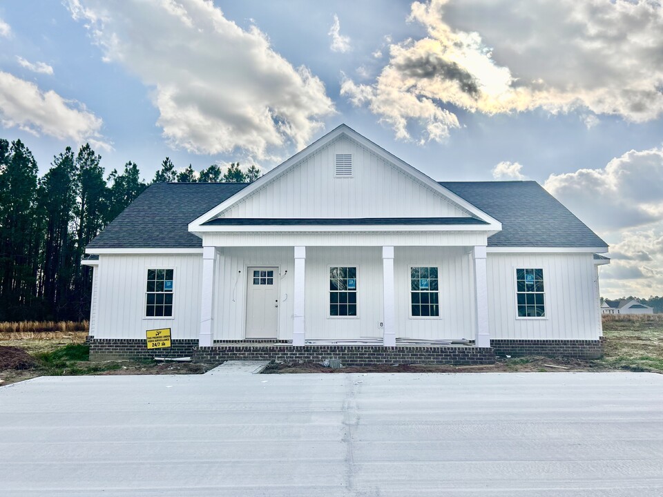 209 Ct. Place in Statesboro, GA - Building Photo