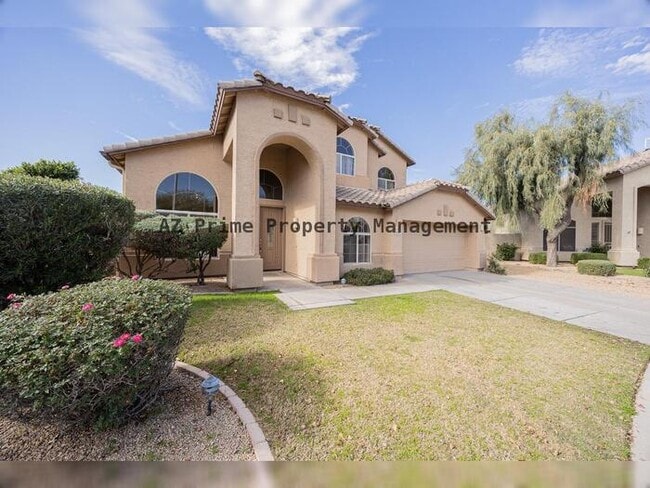 property at 522 N Kimberlee Way