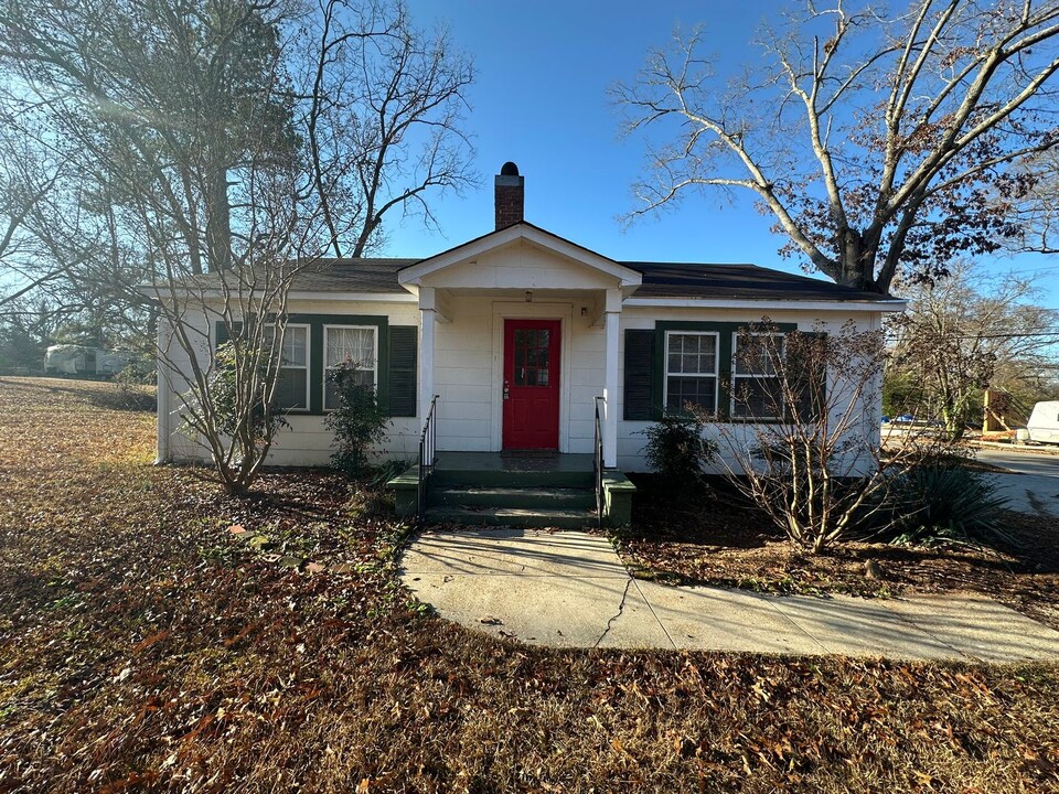 589 Heath St in Talladega, AL - Building Photo