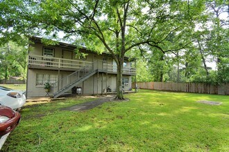 9211 N Green River Dr in Houston, TX - Building Photo - Building Photo