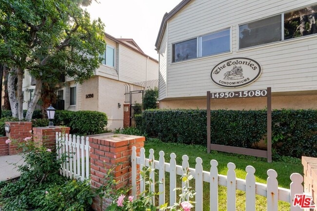 14990 Victory Blvd in Los Angeles, CA - Building Photo - Building Photo