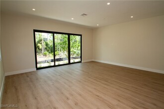 5826 Jasper Dr in Naples, FL - Building Photo - Building Photo