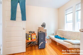 15 Romsey St, Unit 1 in Boston, MA - Foto de edificio - Building Photo