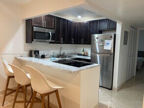 3545 NE 167th St in Miami, FL - Building Photo - Building Photo