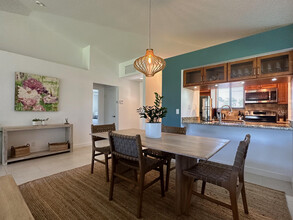 301 Club Dr in Palm Beach Gardens, FL - Foto de edificio - Building Photo