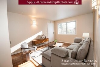 32786 E Pearl St in Eugene, OR - Building Photo - Building Photo