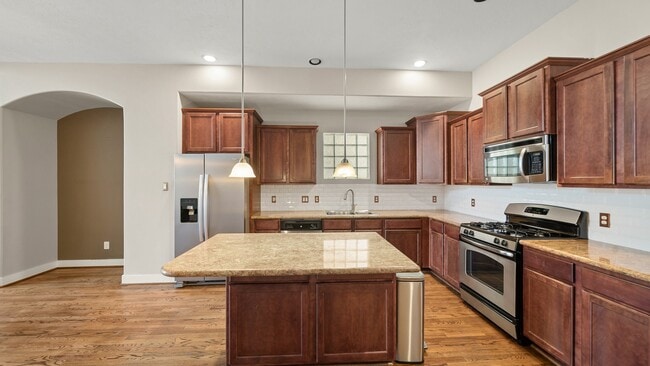 5637 Oasis Palm Ln in Houston, TX - Foto de edificio - Building Photo