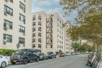 3845 Shore Pky in Brooklyn, NY - Building Photo - Building Photo