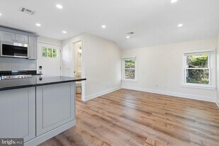 103 Krewson Terrace in Willow Grove, PA - Building Photo