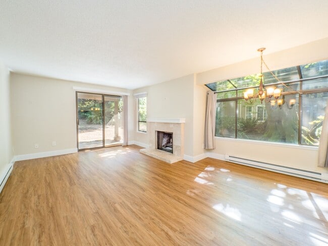 10017 NE 122nd St, Unit B in Kirkland, WA - Building Photo - Building Photo