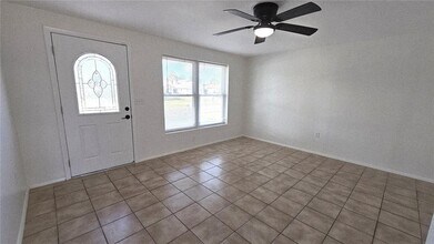 284 Rotonda Blvd W in Rotonda West, FL - Building Photo - Building Photo