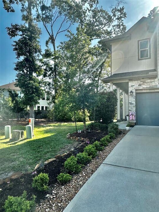555 Dry Fork Ln in Conroe, TX - Building Photo