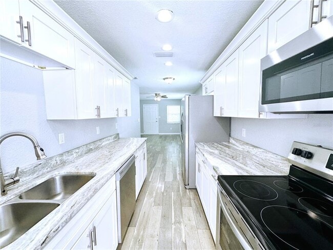 2878 26th Ave N in St. Petersburg, FL - Building Photo - Building Photo