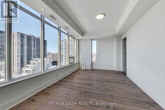 151 Avenue Rd in Toronto, ON - Building Photo - Building Photo