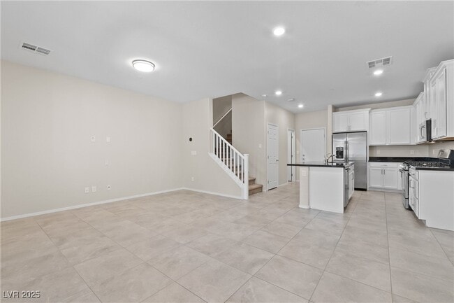 6243 Milford Sound St in Las Vegas, NV - Building Photo - Building Photo