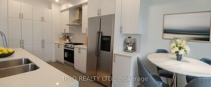 669 Rathburn Ln in Ottawa, ON - Building Photo - Building Photo