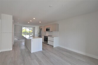 2505 NE 193rd St in Aventura, FL - Building Photo - Building Photo
